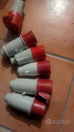 PROLUGA E SPINE IND.: 15 da 16A – 2 da 32A –