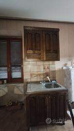 Cucina soggiorno in legno