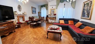 Quadrivano ampia metratura in zona centrale