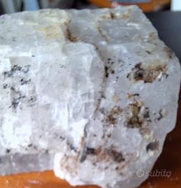 minerale dolomia e calcite Brosso