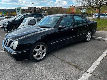MERCEDES serie E 200 Kompressor Avantgard