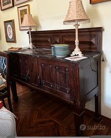 Credenza antica con piano in marmo nero
