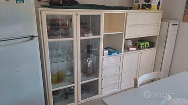 Mobile credenza