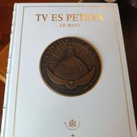 Libro "Tu es Petrus" Vaticano