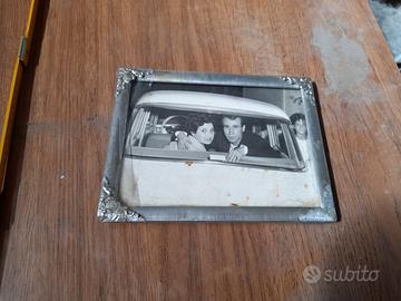 Cornice portafoto vintage in metallo lavorato