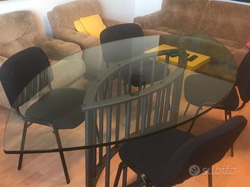Tavolo in vetro