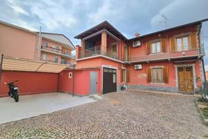 Villa di 215 m² con 5 locali a Alba