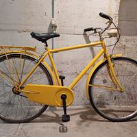 Bici colore giallo 28