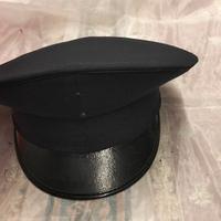 Berretto militare blu con visiera