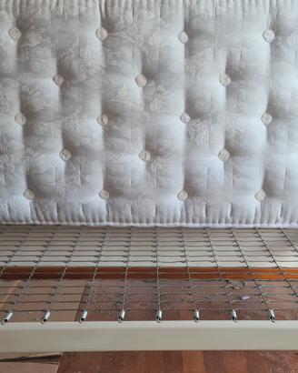 letto singolo  in ferro battuto con materasso