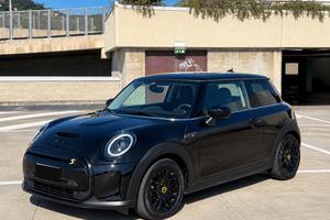Mini Cooper SE si fa permuta con Auto e Moto
