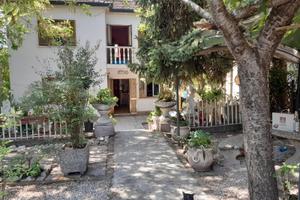 Villa singola con giardino