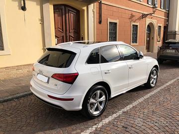 Audi Q5 sline 2.0 TDI