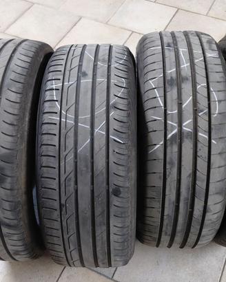 Gomme 215 50 18 estive