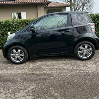 TOYOTA IQ