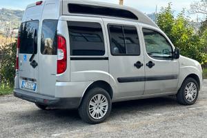 FIAT DOBLO trasporto disabili carrozzina pedana