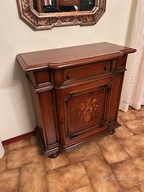 Credenza in legno classico