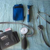 SFIGMOMANOMETRO-ERIKA+FORENDOSCOPO-LITTM+OTOSCOPIO