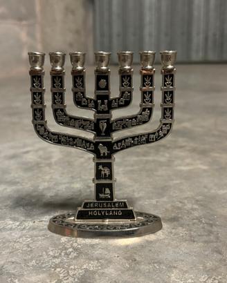 Menorah di gerusalemme