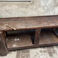 Vecchio tavolo da falegname
