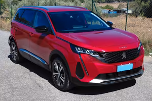 Peugeot 5008 - 2022 - sinistrata