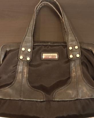 Borsa nera con inserti in pelle