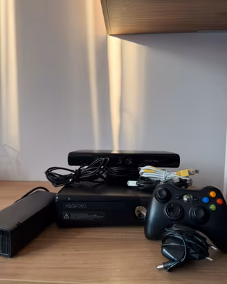 Xbox 360, Kinect, Controller Originale e Giochi