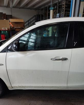 Porta anteriore sx nuda LANCIA YPSILON del 2011