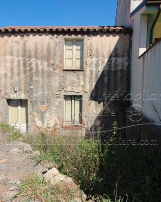 Arbus - Casa con cortile