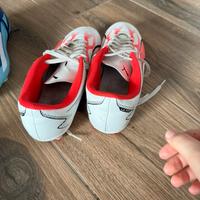 scarpe da calcio leggere la descrizione