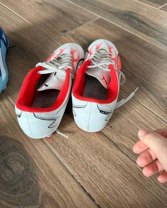 scarpe da calcio leggere la descrizione