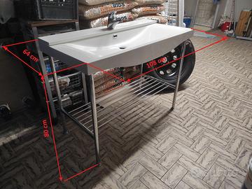 Elegante e spazioso mobile lavabo da bagno