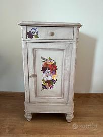 Comodino '800 patinato stile provenzale