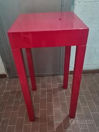 Tavolo rosso 