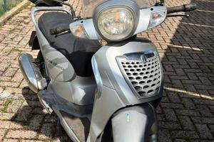 Aprilia scarabeo 200