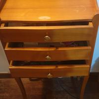 comodino francese in stkle