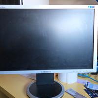 Monitor Samsung Syncmaster 205 BW