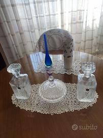  N.2 DECANTER PER WHISKY E N.2 OGGETTI DI MURANO