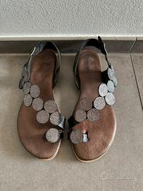 Sandali neri in pelle