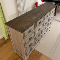 Credenza in legno stile industriale