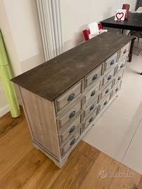 Credenza in legno stile industriale