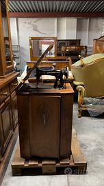 Macchina da cucire Singer con mobile in legno