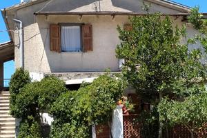 Casa con ingresso indipendente