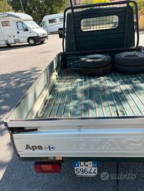 Ape. ™ 703 con sterzo