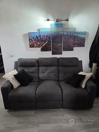 divano elettrico grigio antracite 