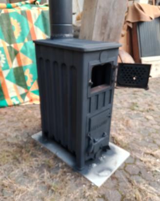 termostufa e stufa a legna in ghisa Bongioanni 