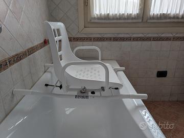 Sedia girevole per vasca da bagno 