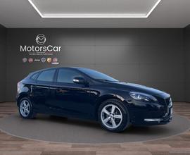 VOLVO V40 D2 Momentum