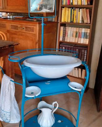 Antico lavandino/Toilette da camera  