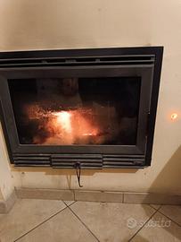 caminetto in ghisa ventilato
